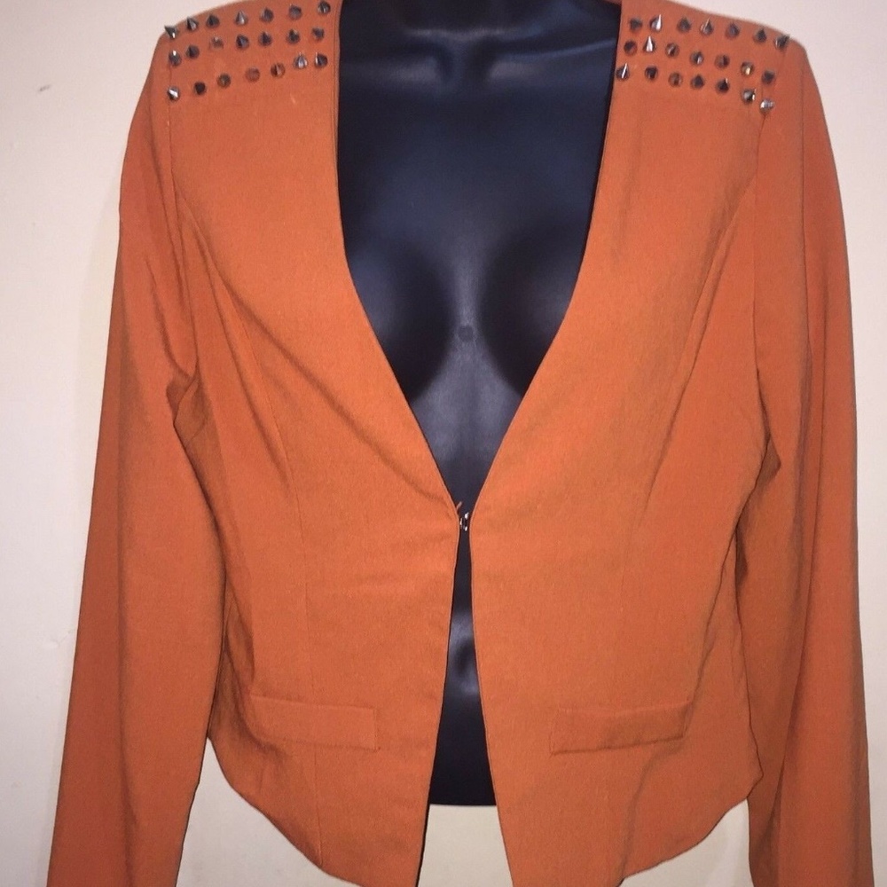 AVAILABLE DESIGNED IN USA SZ S Blazer JACKET